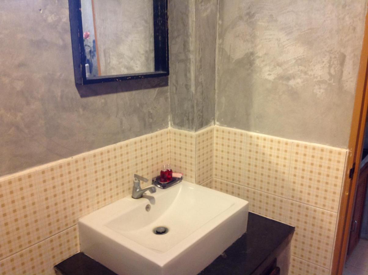Ban Nua Waikiki Beach Garden Resort מראה חיצוני תמונה